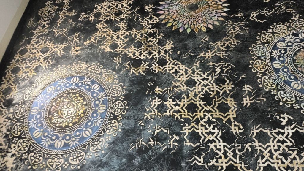 پتینه با شابلون روی قاب
