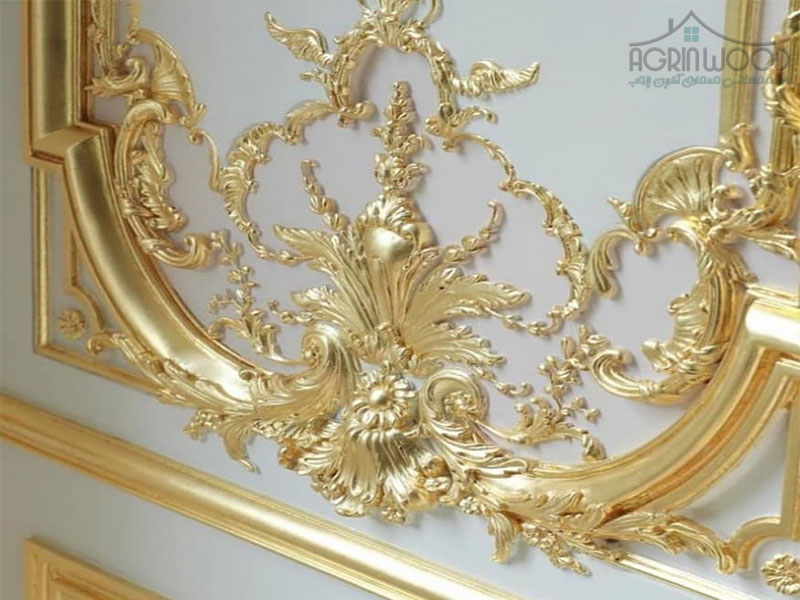 اجرای ورق طلا روی گچبری